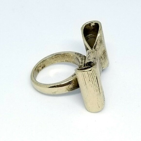 Large Bow Textured Gold Tone Ring 6.75 - Picture 2 of 5